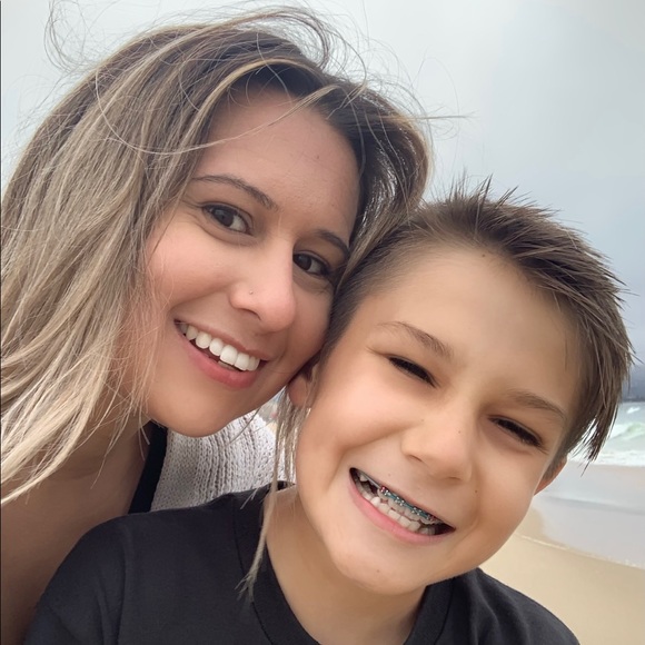 Meet your Posher, Risa - Picture 1 of 2